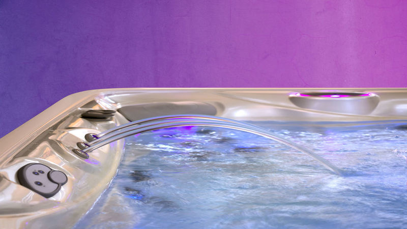 What to Consider When Having a Swimming Pool Tub in Winter Haven FL Installed