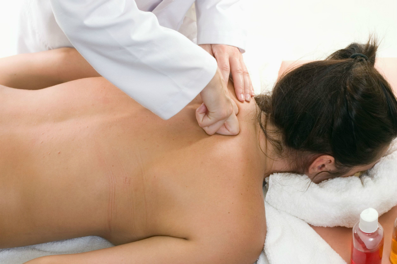 Feeling Tense? 3 Ways That a Deep Tissue Massage Will Help You Relax